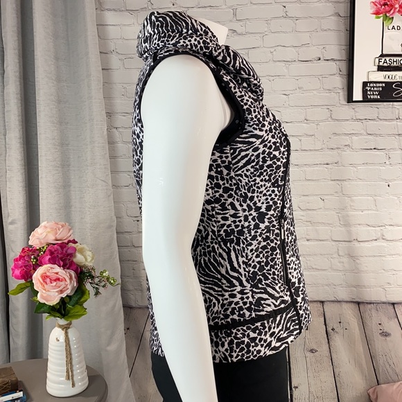 NWOT: LAURA ASHLEY Black/White Vest Size: Large - Picture 5 of 17